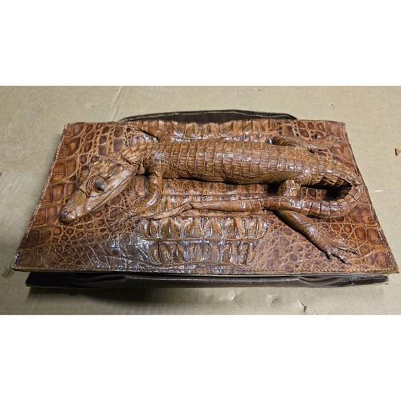 The Unbranded Brand Handbags - Vintage 1940's‎ Taxidermy Full Body Baby Alligator Handbag Clutch Purse